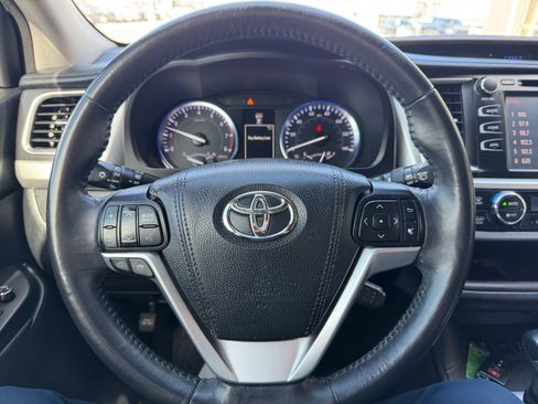 Used 2015 Toyota Highlander XLE image 9