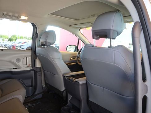 Used 2024 Toyota Sienna XLE image 17