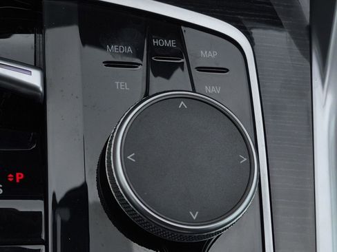 Certified 2024 BMW X6 xDrive40i w/ Parking Assistance Package image 22