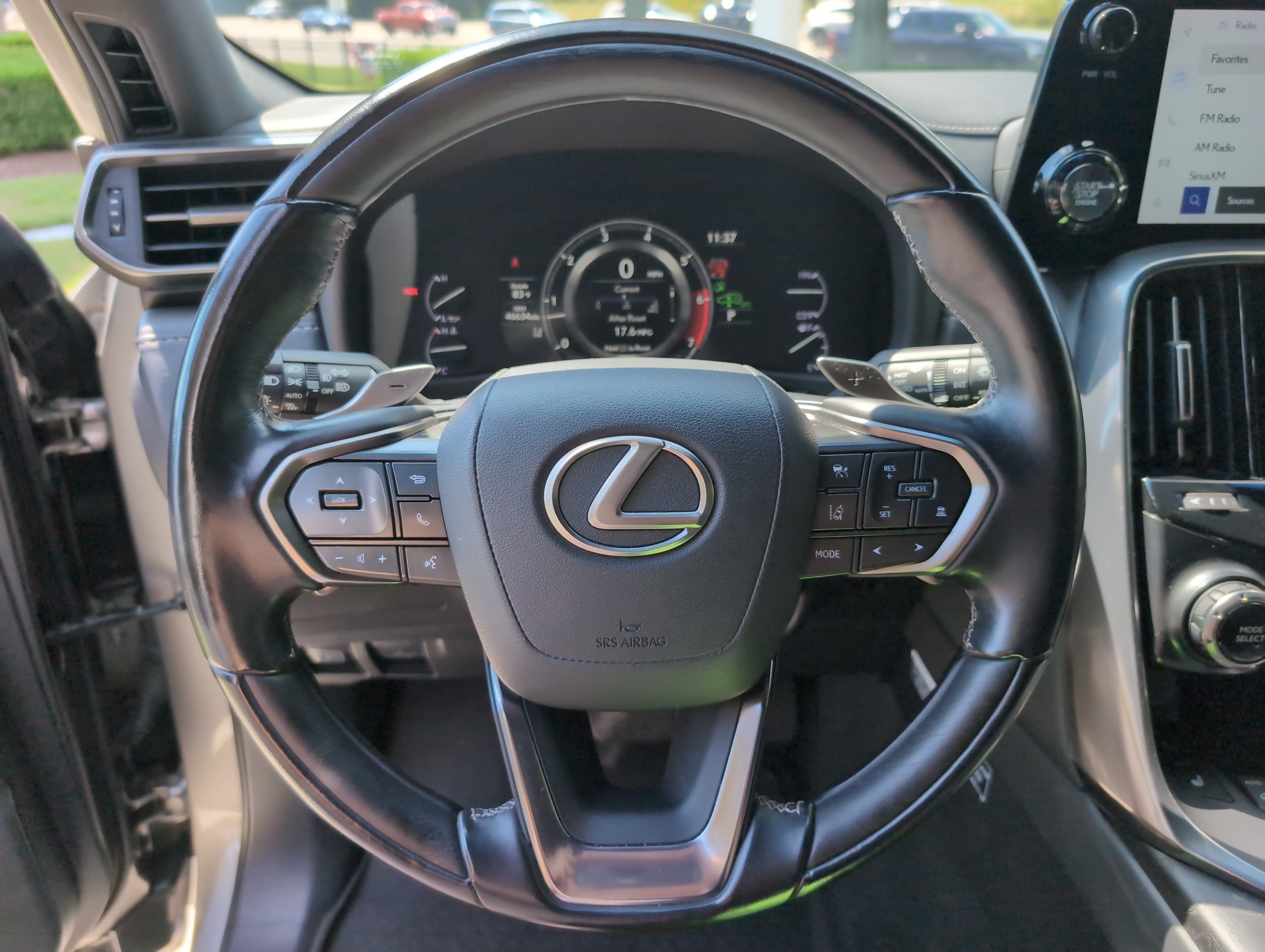 Used 2024 Lexus LX 600 4WD w/ Luxury Package image 18