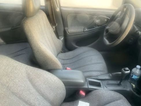 Used 2004 Chevrolet Cavalier Sedan w/ Preferred Equipment Group FWD image 3