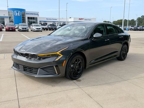 Used 2026 Kia K5 LXS FWD image 3