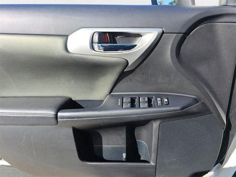 Used 2012 Lexus CT 200h image 21