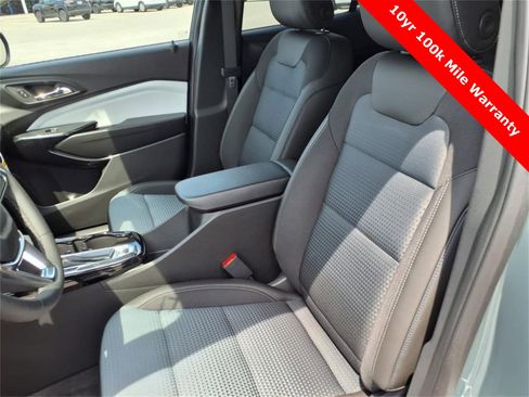 New 2025 Chevrolet Trax LT w/ Driver Confidence Package image 15