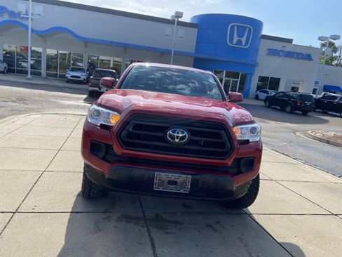 Used 2023 Toyota Tacoma SR AWD/4WD image 3