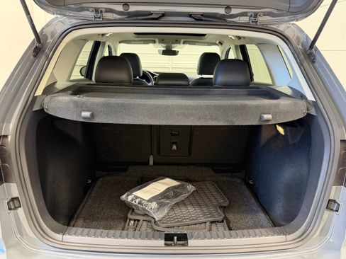 Used 2023 Volkswagen Taos SE w/ Panoramic Sunroof Package FWD image 24