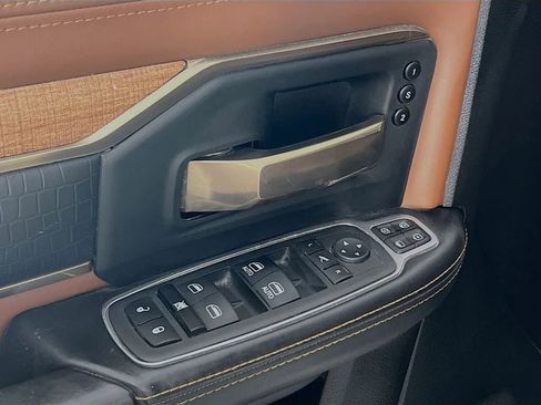 Used 2023 RAM 2500 Limited image 19