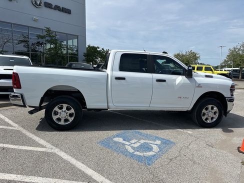 New 2025 RAM 2500 Big Horn AWD/4WD image 33