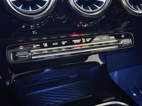 Used 2024 Mercedes-Benz CLA 35 AMG 4MATIC image 38