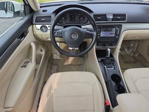 Used 2015 Volkswagen Passat 1.8T Limited Edition image 14