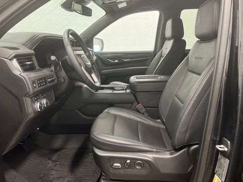 Used 2024 GMC Yukon Denali image 9