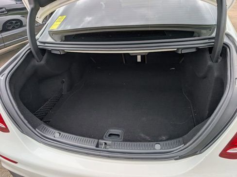 Used 2018 Mercedes-Benz E 300 4MATIC image 29