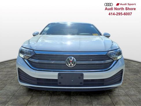 Used 2024 Volkswagen Jetta SE FWD image 6