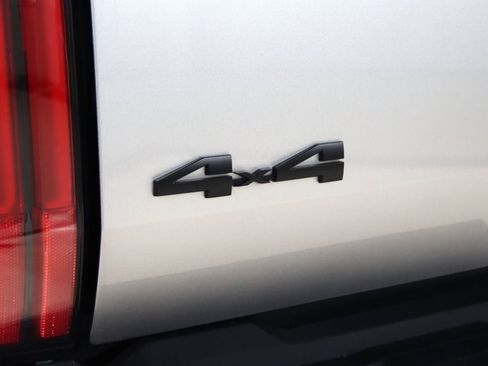 Used 2024 Toyota Tundra Platinum AWD/4WD image 12