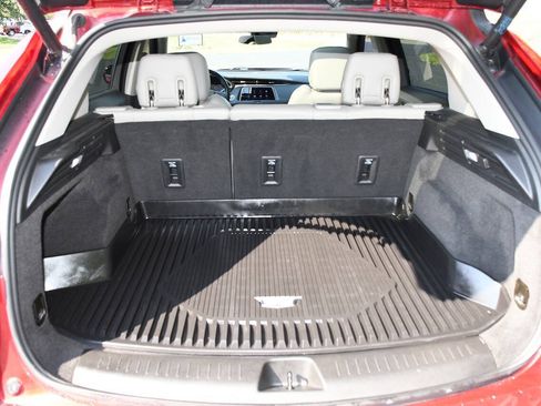 Used 2023 Cadillac XT4 Luxury w/ Cold Weather Package FWD image 20