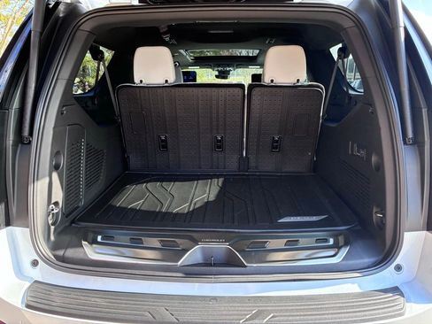New 2026 Chevrolet Suburban Premier image 11