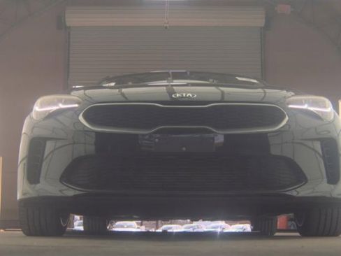 Used 2018 Kia Stinger Premium image 4