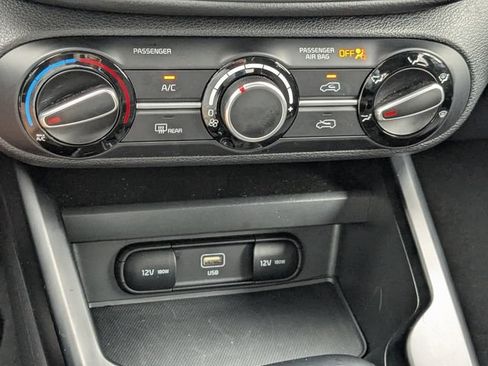 Certified 2025 Kia Soul LX w/ LX Technology Package FWD image 23