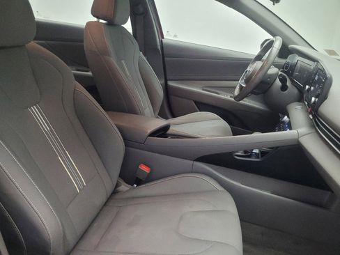 Used 2022 Hyundai Elantra SEL w/ Convenience + Premium Package FWD image 21