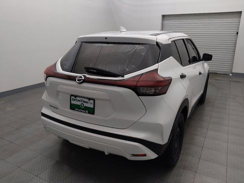 Used 2021 Nissan Kicks S image 7