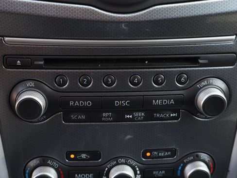 Used 2019 Nissan Pathfinder SL FWD image 37