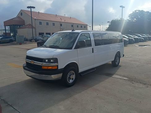 Used 2025 Chevrolet Express 3500 LT w/ LT Preferred Equipment Group RWD image 1