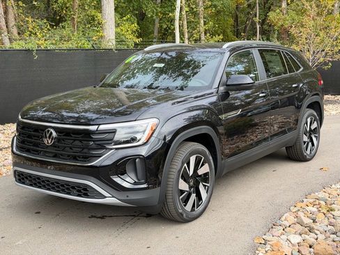 New 2026 Volkswagen Atlas Cross Sport SE AWD/4WD image 1