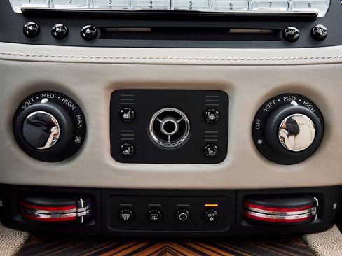 Used 2014 Rolls-Royce Wraith image 67