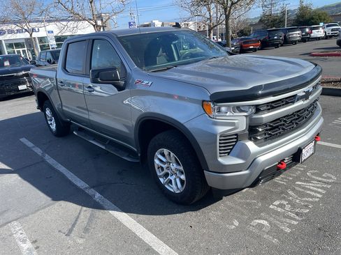 Used 2024 Chevrolet Silverado 1500 RST w/ Z71 Off-Road Package image 3