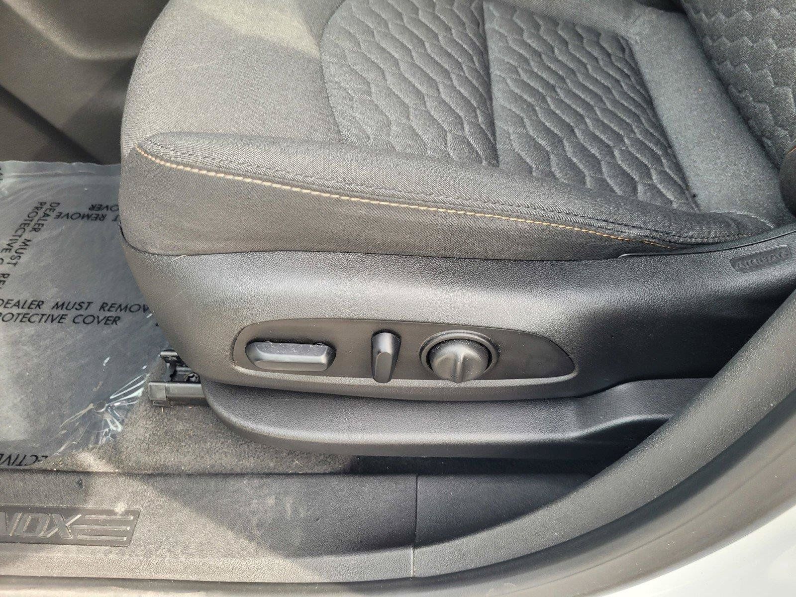 Used 2018 Chevrolet Equinox LT AWD/4WD image 19