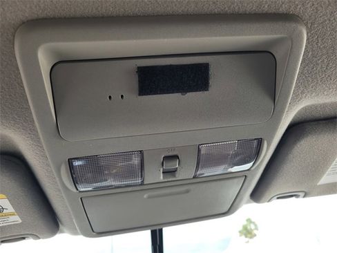 Used 2016 Nissan Frontier SV image 22