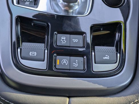 Used 2022 Jaguar F-TYPE R image 29