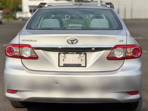 Used 2012 Toyota Corolla LE FWD image 4