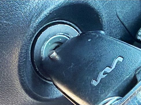 Used 2024 Kia Sportage LX image 34