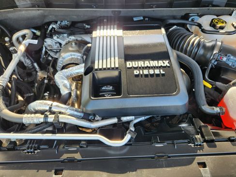 Used 2023 GMC Yukon Denali w/ Advanced Technology Package AWD/4WD image 27