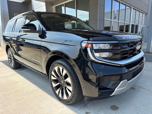 Certified 2025 Ford Expedition Platinum w/ Driver's Package AWD/4WD image 10
