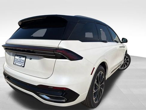 New 2026 Lincoln Nautilus Reserve AWD/4WD image 9