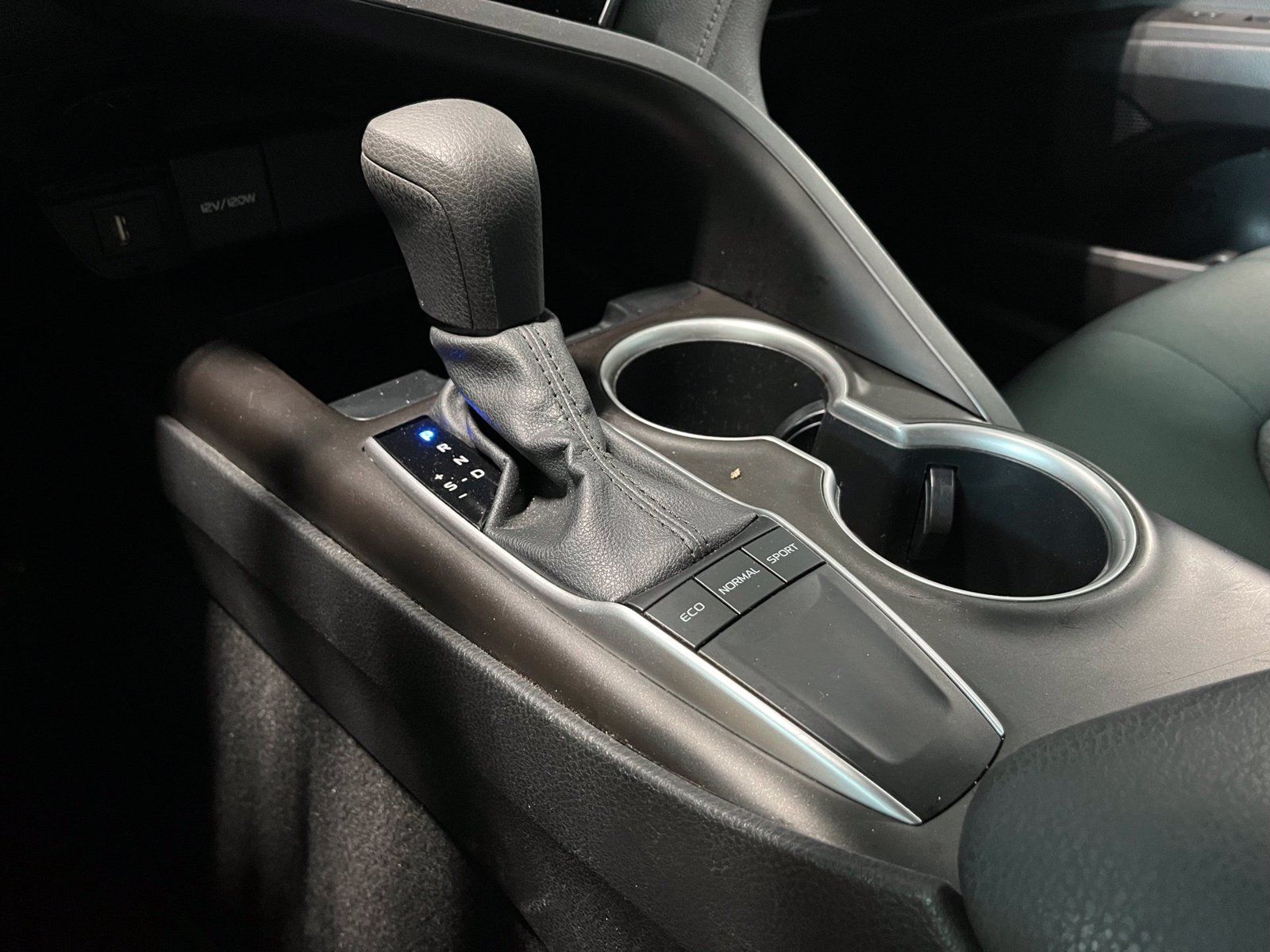 Used 2022 Toyota Camry LE FWD image 22