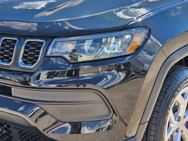 Used 2024 Jeep Compass Sport AWD/4WD image 16