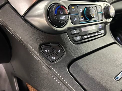 Used 2019 Chevrolet Suburban Premier AWD/4WD image 30