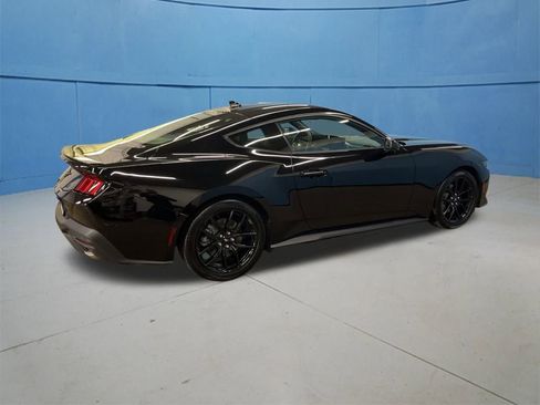 Used 2025 Ford Mustang Coupe image 10