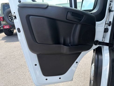Used 2023 RAM ProMaster 2500 w/ Advance Safety Group (B) FWD image 27