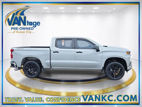Used 2020 Chevrolet Silverado 1500 Custom w/ Custom Value Package image 5