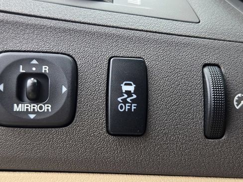Used 2011 Lexus ES 350 FWD image 28