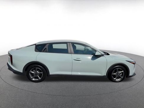 Used 2025 Kia K4 FWD image 16