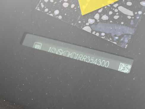 Used 2024 Chevrolet Suburban Z71 image 18