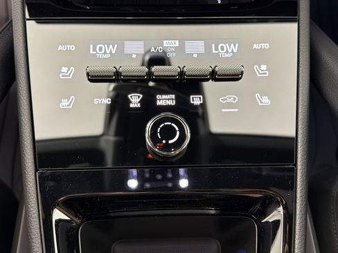 Used 2026 Porsche Cayenne image 19