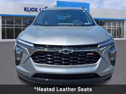 Used 2025 Chevrolet Trax RS w/ Driver Confidence Package FWD image 2