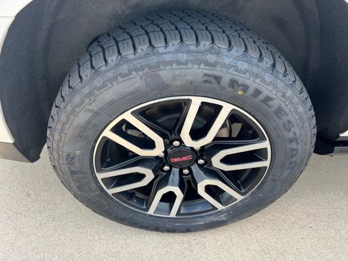 Used 2021 GMC Yukon AT4 w/ AT4 Premium Plus Package image 11