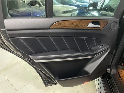 Used 2014 Mercedes-Benz GL 450 4MATIC image 19